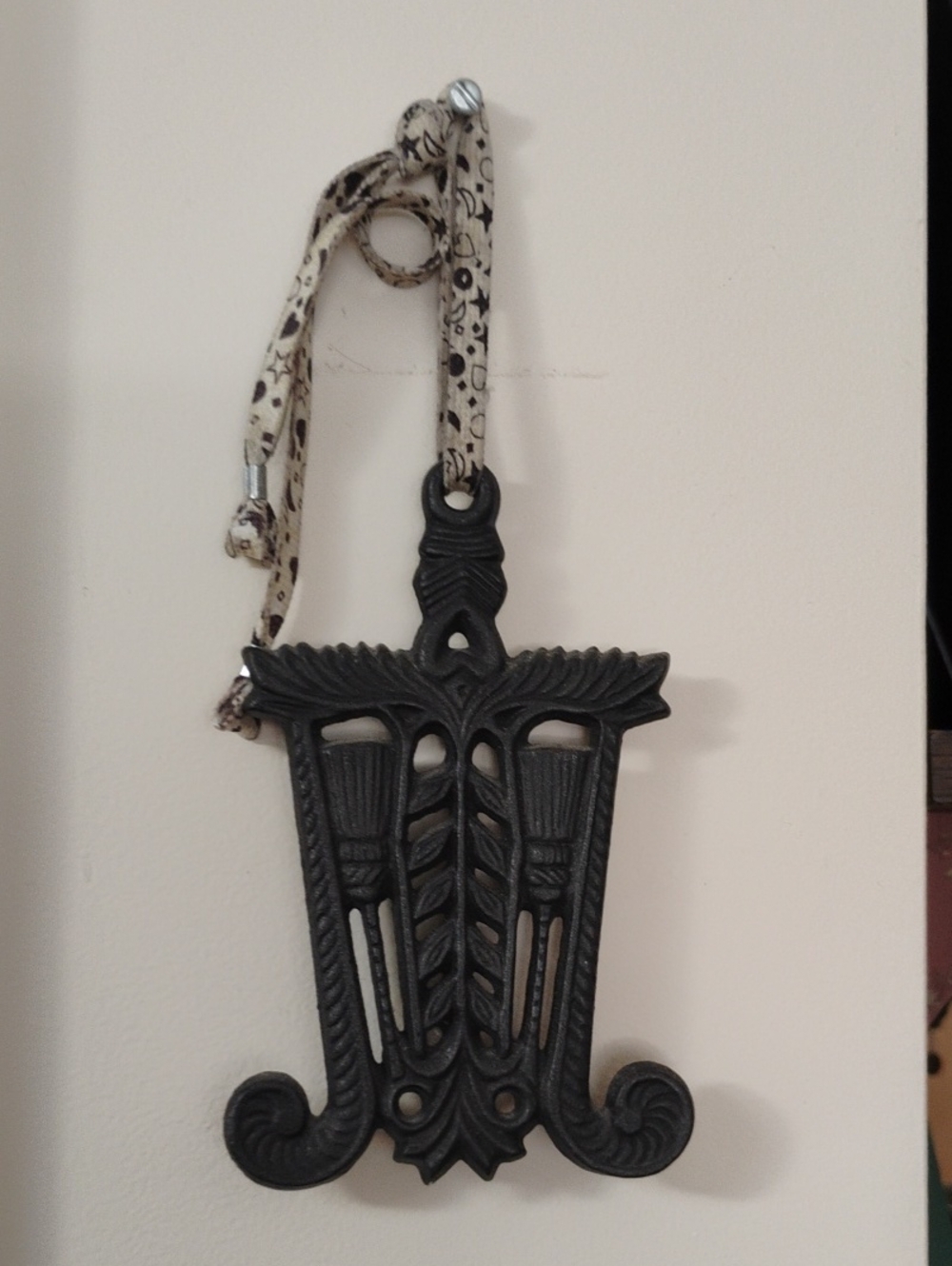 Decorative Black Cast Iron Wall Hanging - Unbranded